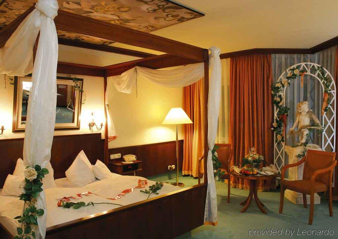Parkhotel Штадталлендорф Экстерьер фото
