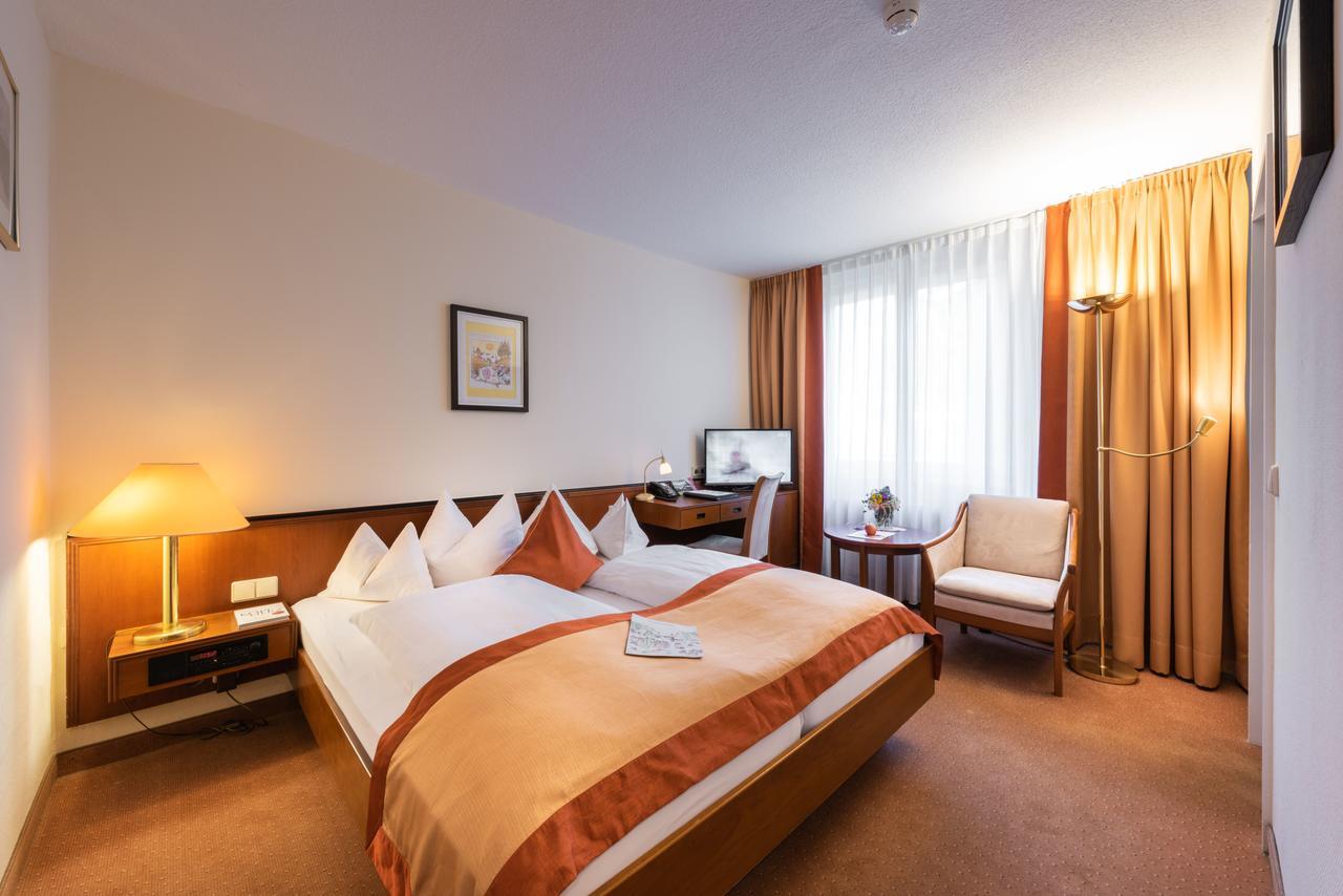 Parkhotel Штадталлендорф Экстерьер фото