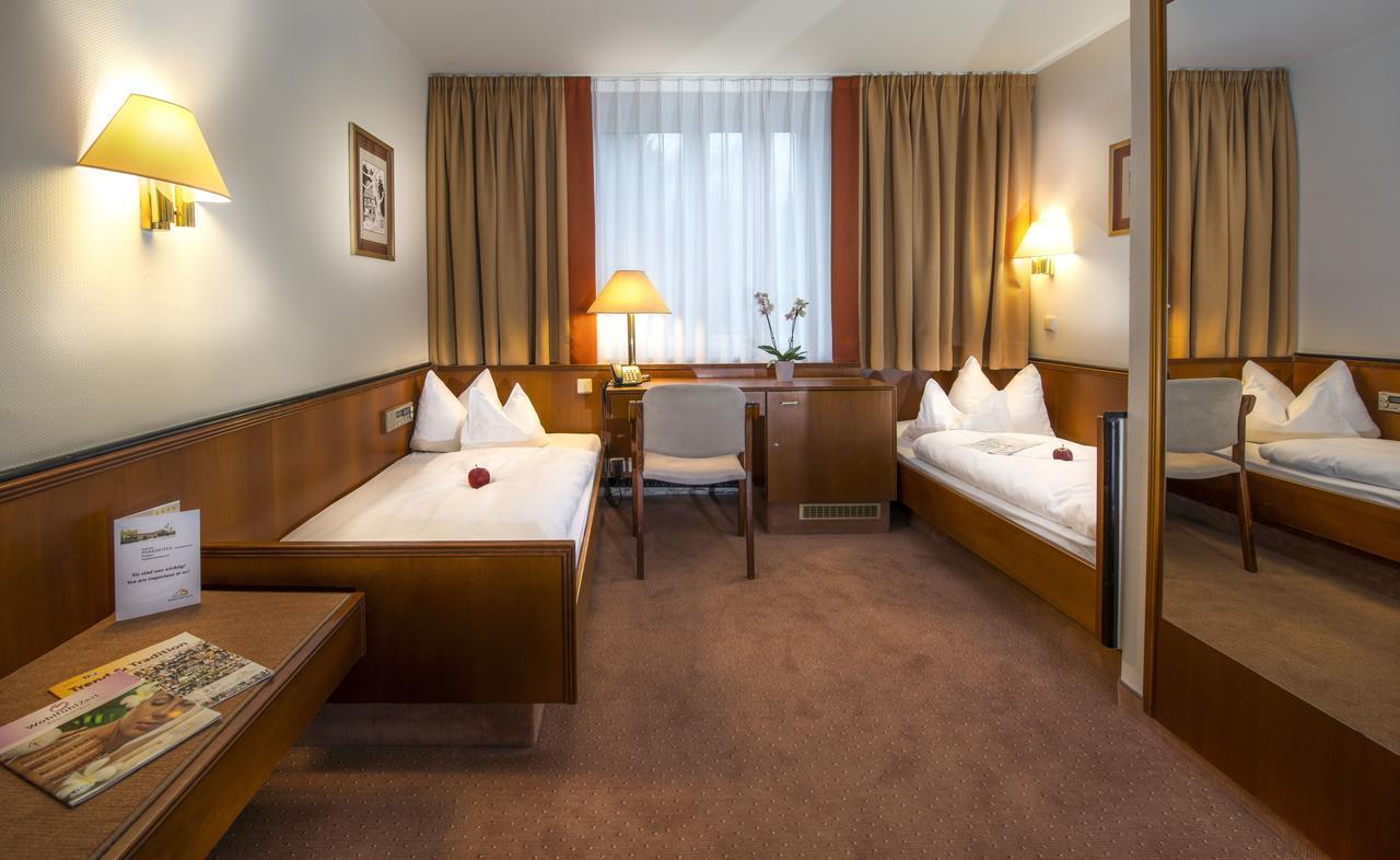 Parkhotel Штадталлендорф Экстерьер фото